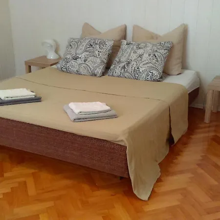 Jovich 1 Apartment *