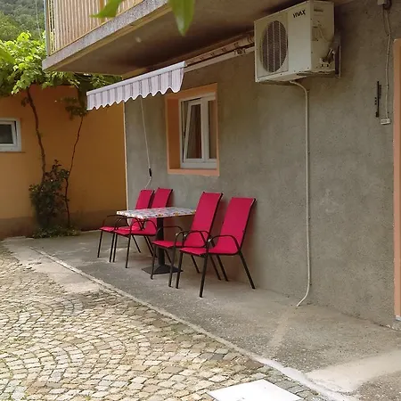 Apartment Jovich 1 *